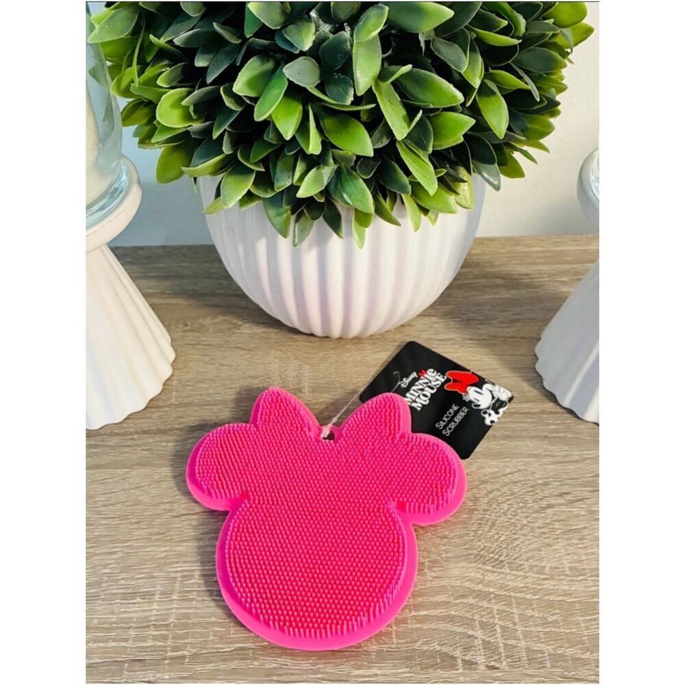 New Minnie Mouse Pink Silicone Brush Scrubber